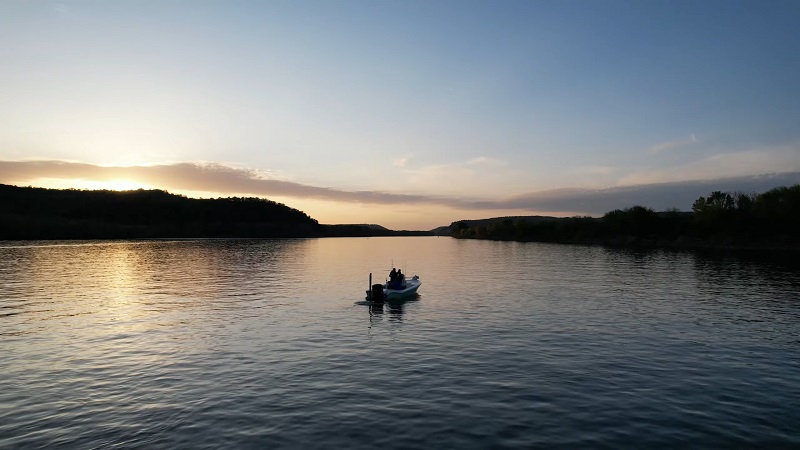 Lake Guntersville giant smallmouth bass fishing